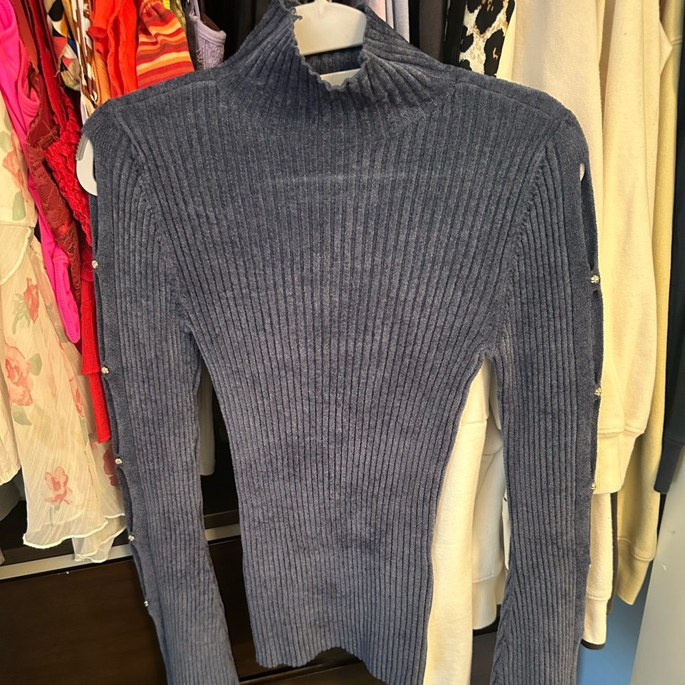 White House Black Market turtle knock long sleeve top